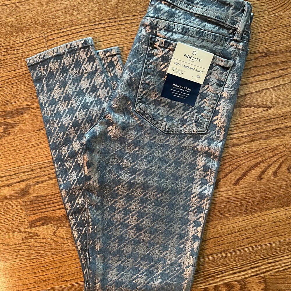 Fidelity houndstooth metallic jeans!